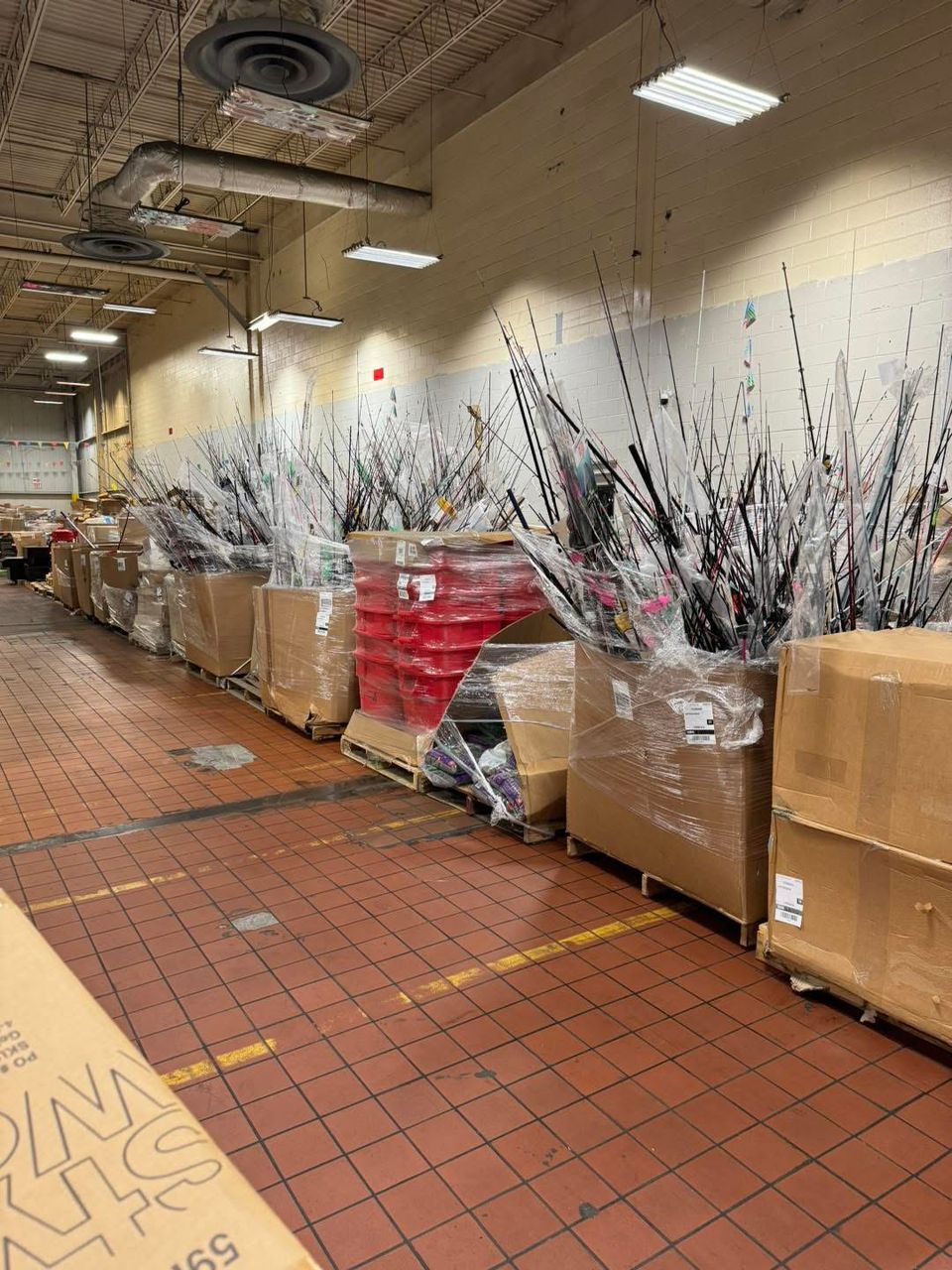 Hunting and Fishing Liquidation Pallets - Image 5