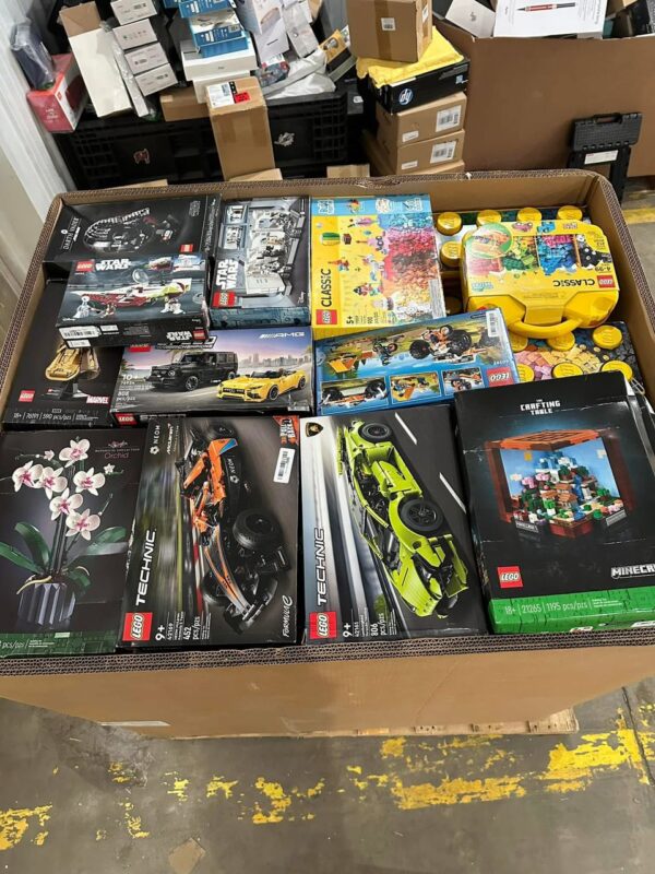Tents & Camp Houses Liquidation Pallets - Image 2