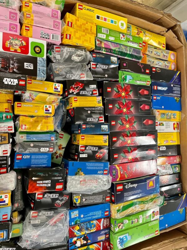 Tents & Camp Houses Liquidation Pallets - Image 8