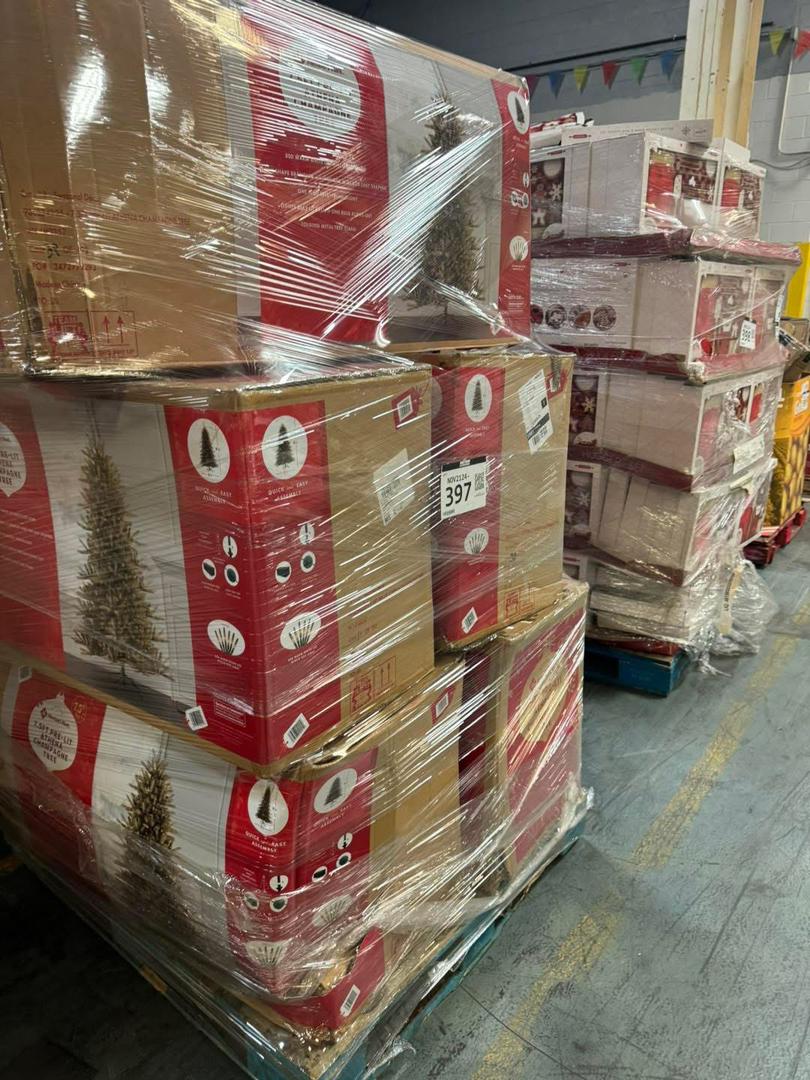 Christmas Decorations Liquidation Pallets  - Image 6