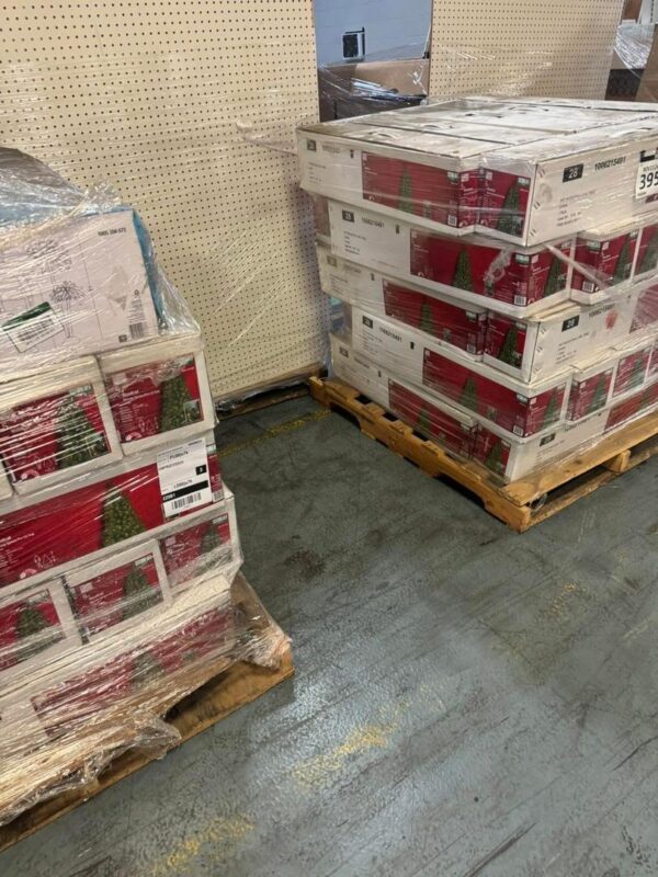 Christmas Decorations Liquidation Pallets  - Image 7
